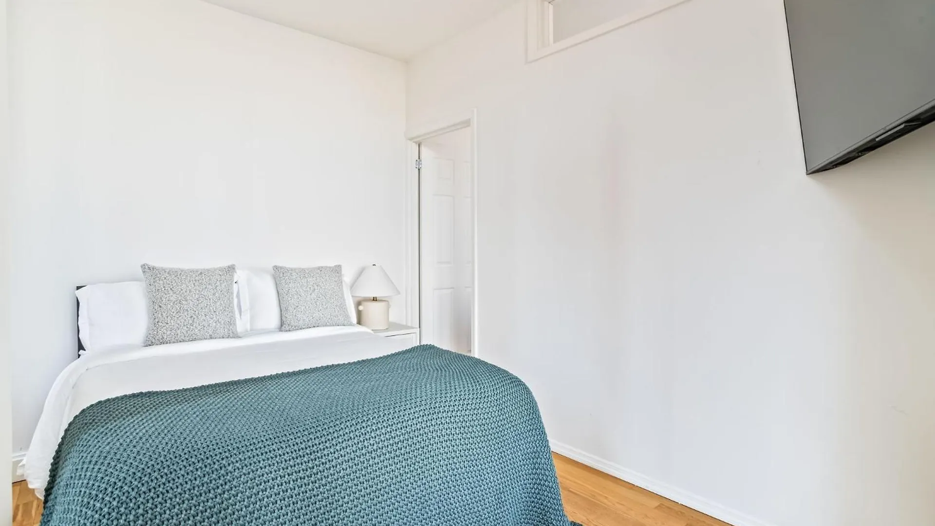 Downtown Modern Apartment With 3Br And 2Ba 纽约 美国