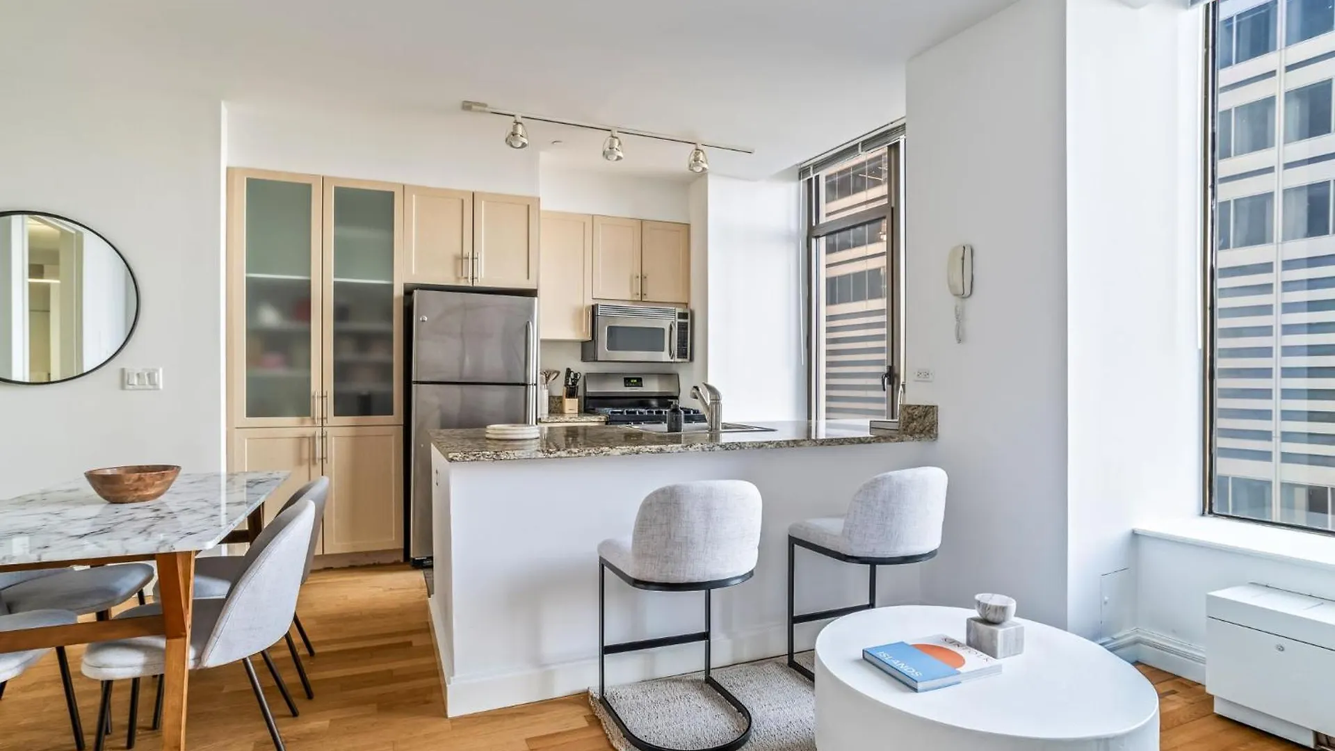 Downtown Modern Apartment With 3Br And 2Ba 纽约 美国