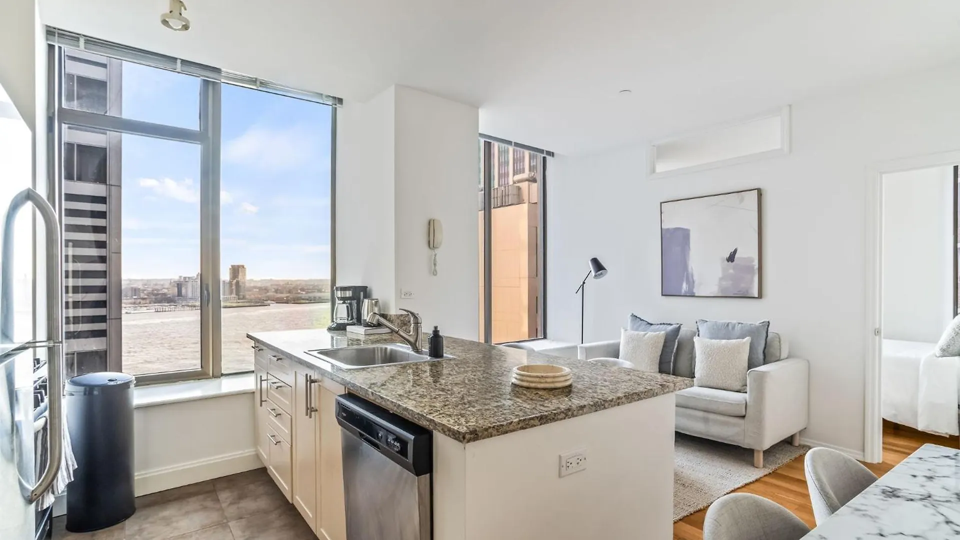 Downtown Modern Apartment With 3Br And 2Ba 纽约